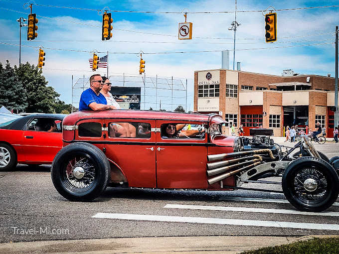 when does the woodward dream cruise end
